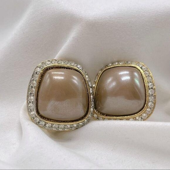 Joan Collins clip earrings champagne faux  pearl & crystal - Picture 1 of 5